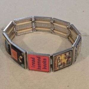 Rare Carolyn Forsman "I Read Banned Books" Bracelet